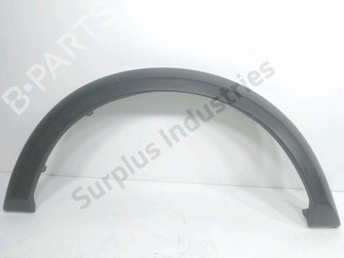 Used Front right wheel arch trim LAND ROVER DISCOVERY IV (L319) 3.0 TD 4x4 (211 hp) 32694792