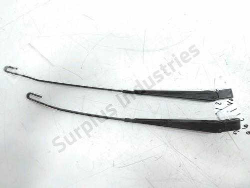 Used Front windshield wiper arm FORD TRANSIT Bus (FD_ _, FB_ _, FS_ _, FZ_ _, FC_ _) 2.2 TDCi (85 hp) 31955761