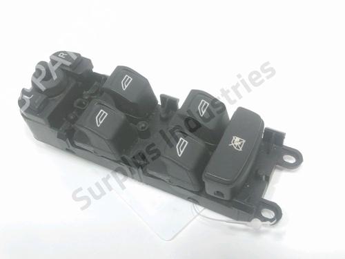 Used Left front window switch Left front window switch LAND ROVER FREELANDER 2 (L359) 2.2 TD4 4x4 (160 hp) 33112196 33112196