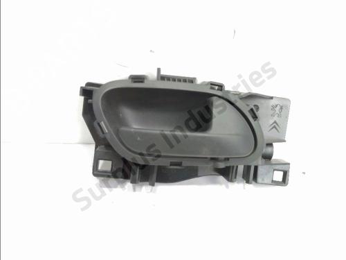 Used Front right interior door handle Front right interior door handle CITROËN BERLINGO Box Body/MPV (B9) 1.6 BlueHDi 100 (99 hp) 40465471 40465471