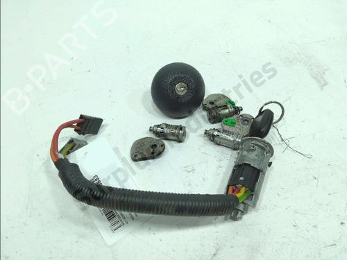 Módulo eletrónico Módulo eletrónico RENAULT TRAFIC II Van (FL) 2.0 dCi 90 (FL0H, FL00, FL01, FL0M, FL0P, FL0S) (90 hp) 39633748 39633748