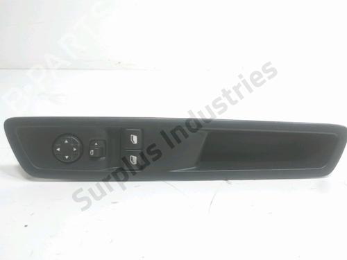 Interrupteur de vitre avant gauche OPEL VIVARO C Van (K0) 2.0 (122 hp) 32311500