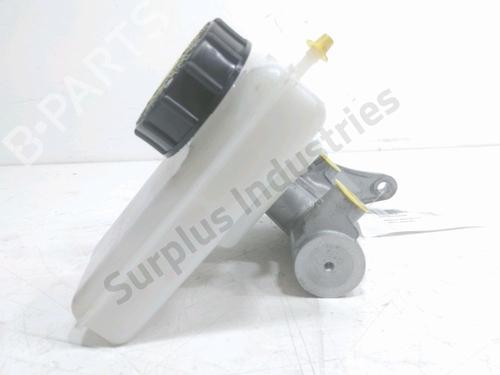 Brake master cylinder RENAULT MASTER III Van (FV) 2.3 dCi 145 FWD (FV0E, FV0F, FV0H, FV02, FV0M, FV0S,... | BP31954554M77 - Image 4