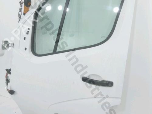 Used Left front door RENAULT MASTER III Van (FV) 2.3 dCi 125 FWD (FV0C, FV0D, FV0G, FV0H, FV0J, FV0K,... (125 hp) 31955291