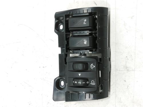 Used Headlight switch RENAULT TRAFIC III Van (FG_) 1.6 dCi 115 (FGMD) (116 hp) 31954797