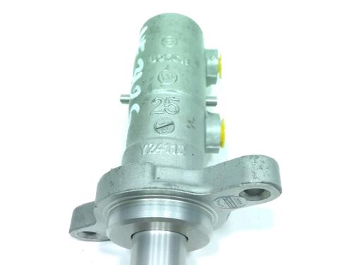 Used Brake master cylinder FIAT DUCATO Van (250_) 130 Multijet 2,3 D (131 hp) 31954558