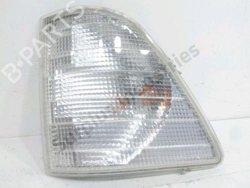 Used Right front indicator MERCEDES-BENZ SPRINTER 2-t Van (B901, B902) 212 D (901.461, 901.462, 902.461, 902.462) (122 hp) 31955647