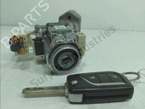 ignition-barrel-toyota-hilux-viii-pickup-_n1_-2015-36351562 main image