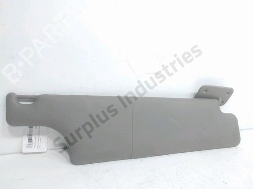Used Right sun visor Right sun visor 32843348 32843348