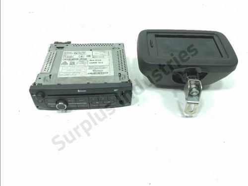 Used Radio Radio 37658420 37658420