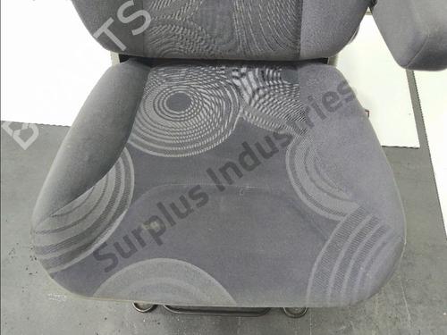 Right front seat RENAULT TRAFIC II Bus (JL) 2.5 dCi 145 (JL0J) | BP39705223C16 - Image 5