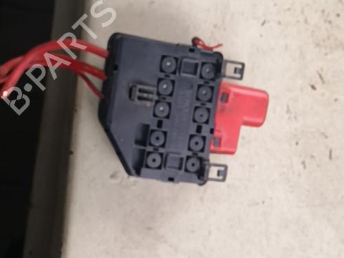 Used Fuse box Fuse box 39581420 39581420