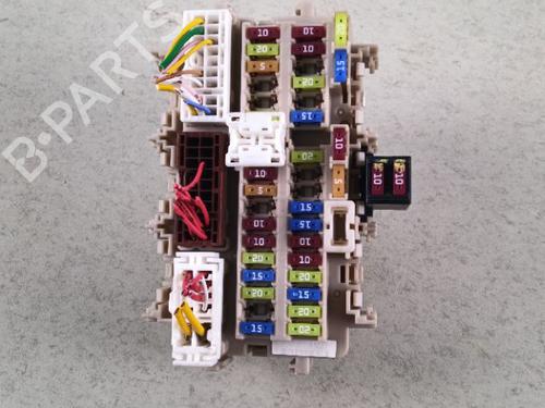 Used Fuse box Fuse box 38686102 38686102