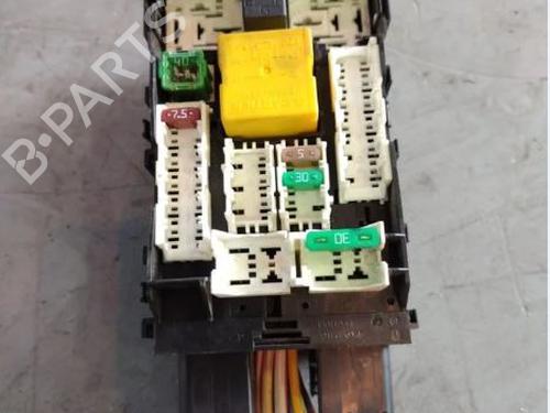 Used Fuse box Fuse box 38697268 38697268