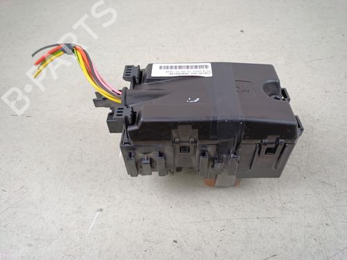 Used Fuse box Fuse box 38698705 38698705