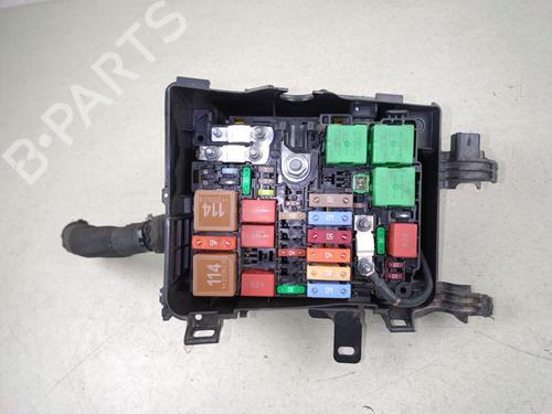 Used Fuse box Fuse box 39131715 39131715