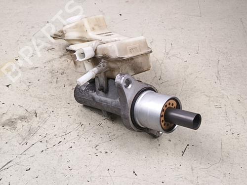 Hovedbremsecylinder Hovedbremsecylinder 39425732 39425732