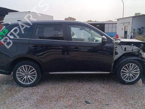 Brugte MITSUBISHI OUTLANDER III (GG_W, GF_W, ZJ, ZL, ZK) 2.4 Hybrid 4WD (GG3W) 4955011