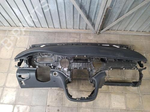 dashboard-mercedes-benz-vito-tourer-w447-2014-38687810 main image