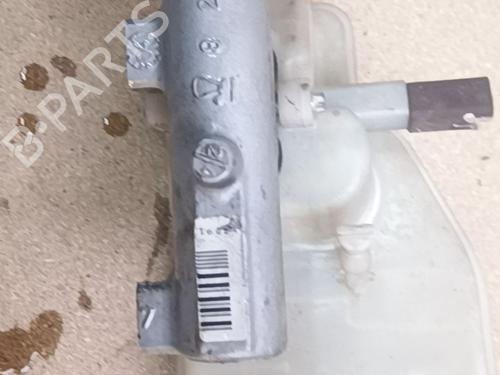 Used Brake fluid reservoir Brake fluid reservoir CITROËN C3 I (FC_, FN_) 1.4 16V (88 hp) 39129190 39129190
