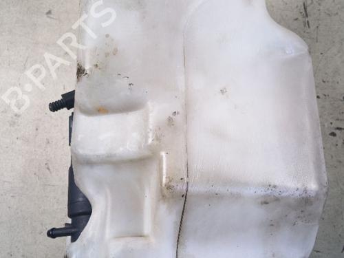 Used Windscreen washer tank Windscreen washer tank 39120527 39120527