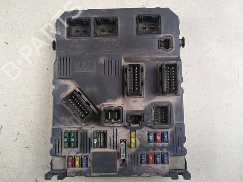 Used Fuse box Fuse box 38693862 38693862