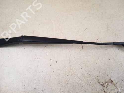 front-windshield-wiper-arm-land-rover-range-rover-velar-l560-2017-39120480 main image