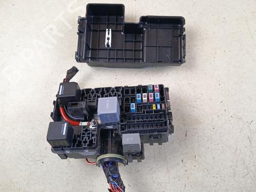 Used Fuse box Fuse box 38699979 38699979