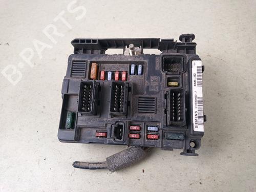 Used Fuse box Fuse box 38690740 38690740