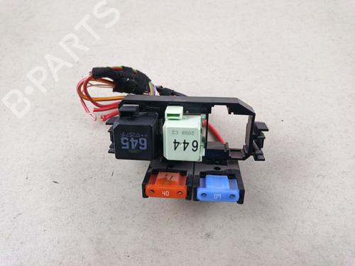 Used Fuse box Fuse box 39132009 39132009
