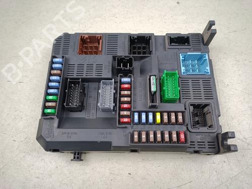 Used Fuse box Fuse box 38698277 38698277