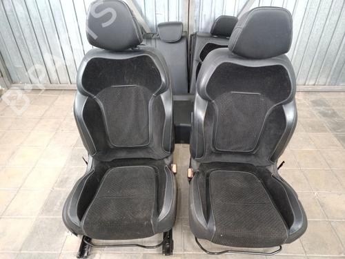 seats-set-renault-megane-iv-hatchback-b9amn_-2015-38700074 main image
