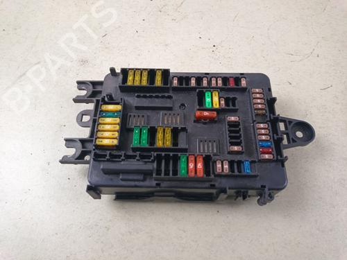 Used Fuse box Fuse box 38690269 38690269
