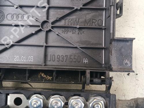 Fuse box SEAT LEON (1M1) 1.9 TDI | BP39132916E1 - Image 4
