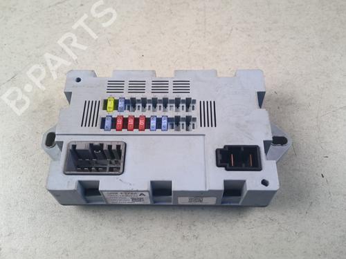 Used Fuse box Fuse box 38691148 38691148