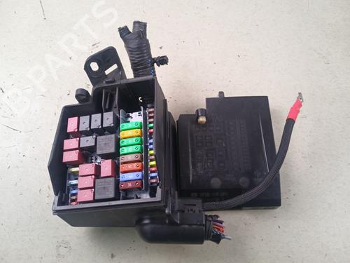Used Fuse box Fuse box 39131700 39131700