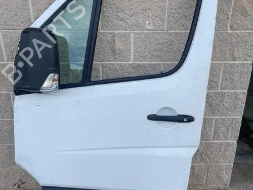Used Left front door Left front door 38696855 38696855