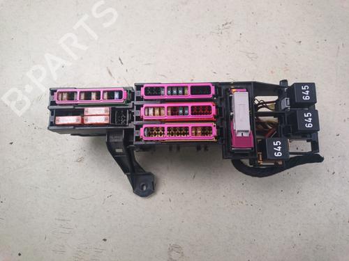 Used Fuse box Fuse box 39132000 39132000