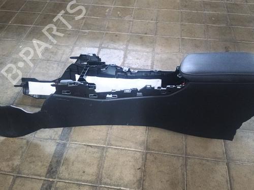 Used Armrest / Center console Armrest / Center console 39130982 39130982