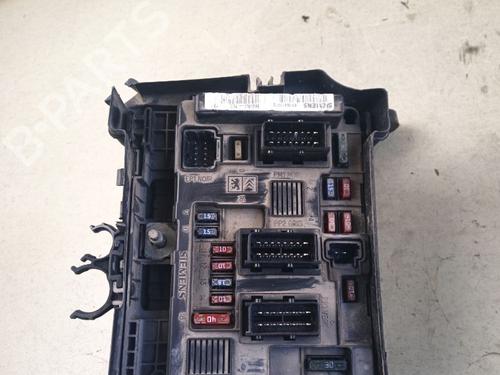 Used Fuse box Fuse box 39133089 39133089