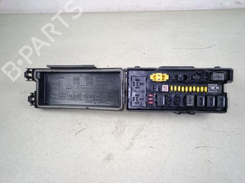 Used Fuse box Fuse box 38699850 38699850