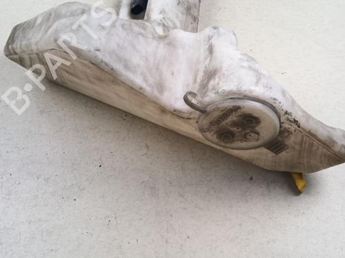 Used Windscreen washer tank Windscreen washer tank 39120562 39120562
