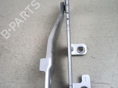 hingedoor-check-strap-mercedes-benz-b-class-sports-tourer-w247-2018-38698996 main image
