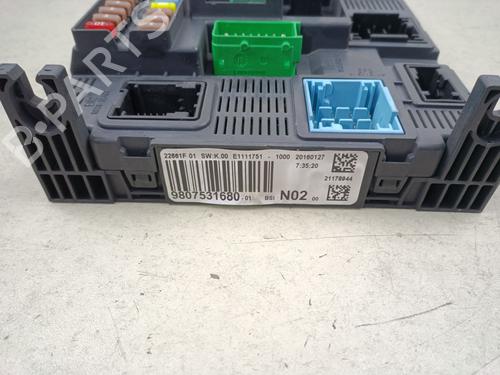 Used Fuse box Fuse box 39133006 39133006