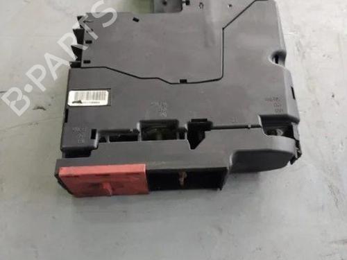 Used Fuse box Fuse box 38695948 38695948