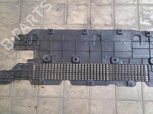 underbody-protection-renault-megane-iv-hatchback-b9amn_-2015-39120793 main image