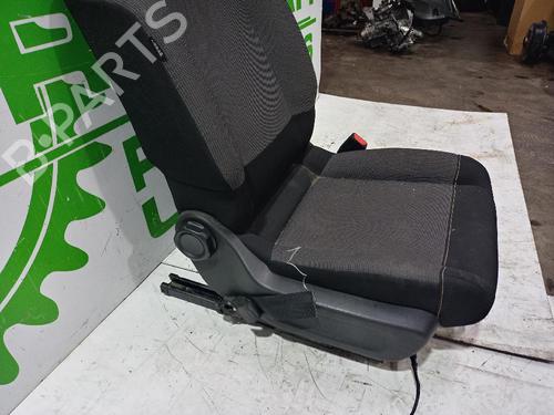 Right front seat CITROËN C3 II (SC_) 1.2 VTi 82 | BP31551393C16 - Image 2