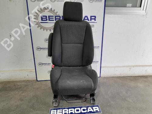 Used Left front seat TOYOTA COROLLA Verso (ZER_, ZZE12_, R1_) 2.2 D-4D (AUR10_, AUR10R) (177 hp) 31673386