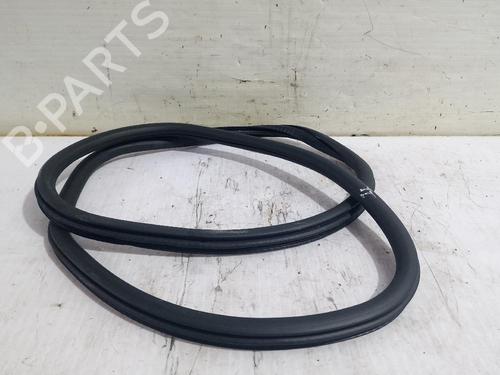 Used Rubber door seal OPEL CORSA F (P2JO) 1.2 (68) (101 hp) 31562762