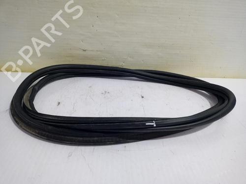 Used Rubber door seal OPEL GRANDLAND X Van 1.2 (75) (131 hp) 31559649